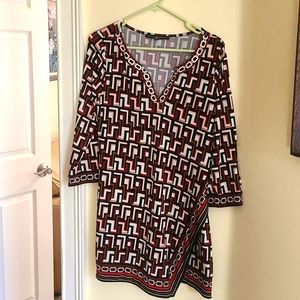White House Black Market. Tunic Med Black/burgandy